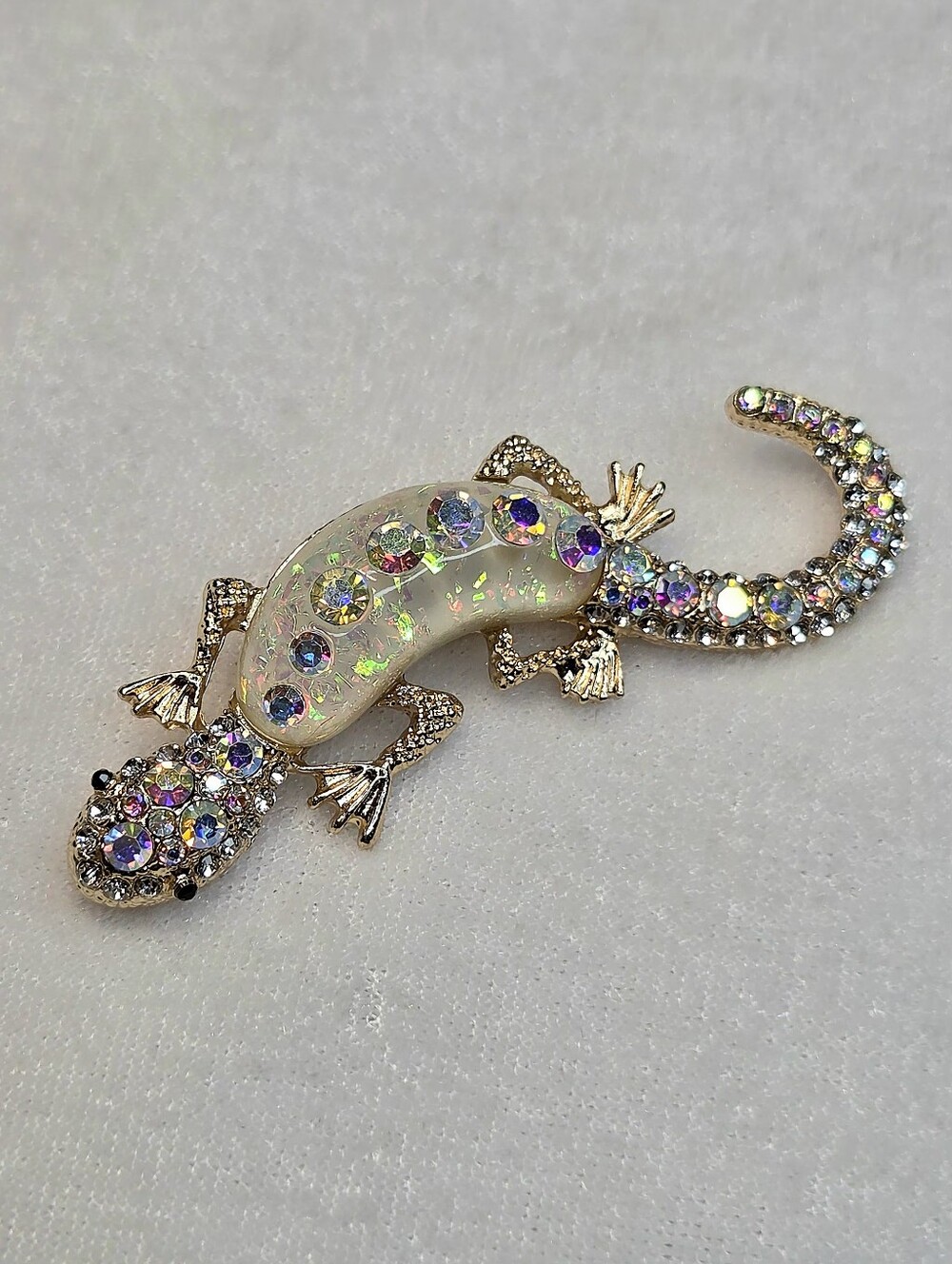 New AB Rhinestone White Resin Goldtone Gecko Lizard Brooch / Pin